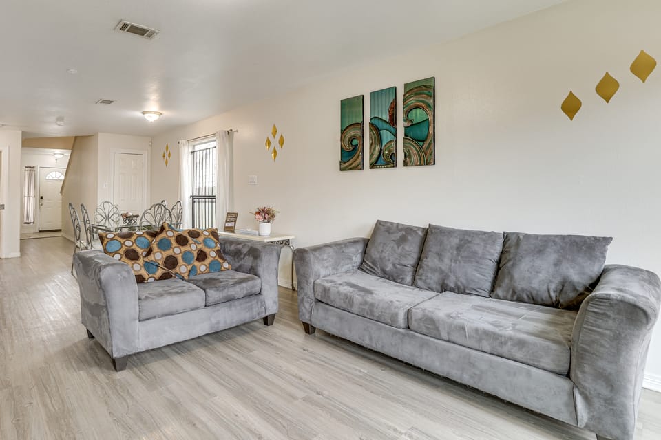 Ideal Location 4 Mi to Med Center! Houston Duplex House in Houston