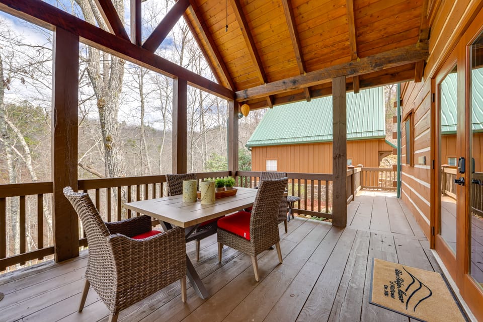 Luxury Mountain Retreat w/ Hot Tub in Franklin! House in Tennessee