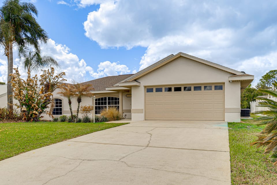 ‘Southern Comfort’ in Sebring! Family Home w/ Yard House in Sebring