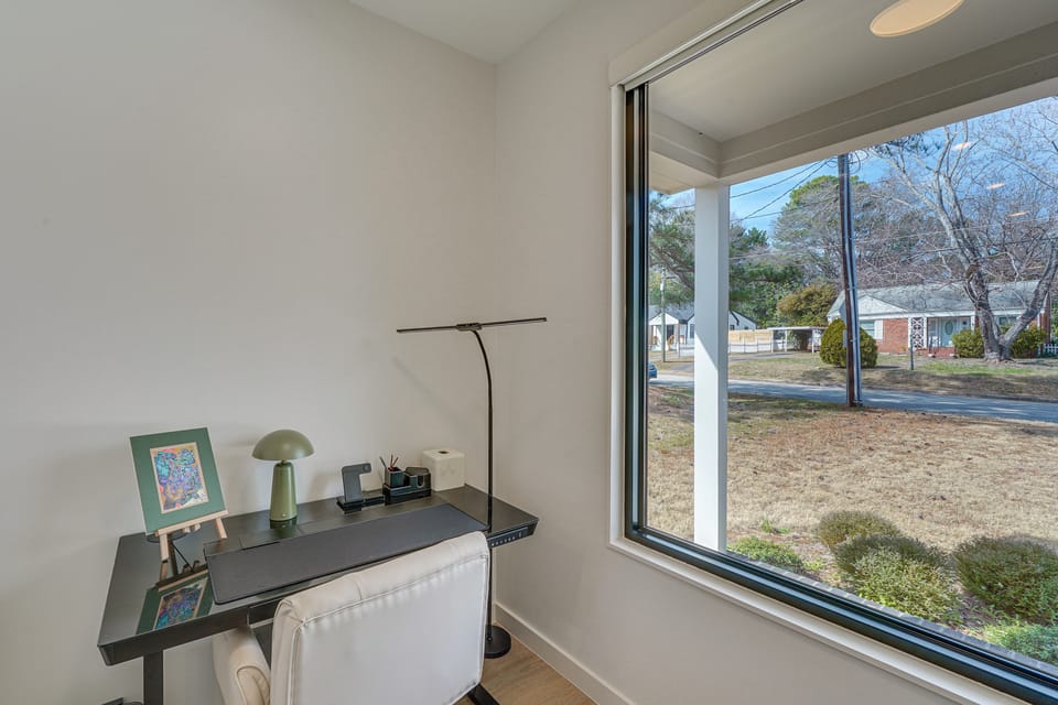2 Mi to WakeMed: Modern Raleigh Duplex w/ Yard Apartment in Raleigh