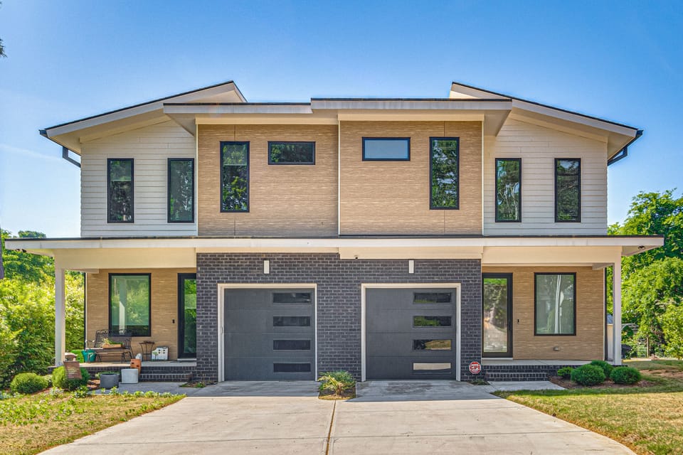 2 Mi to WakeMed: Modern Raleigh Duplex w/ Yard Apartment in Raleigh