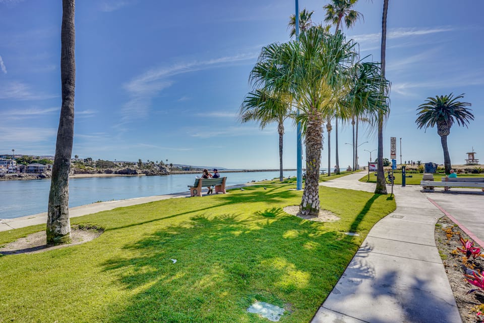Walk to Shore! Luxury Newport Beach Home House in Balboa Peninsula