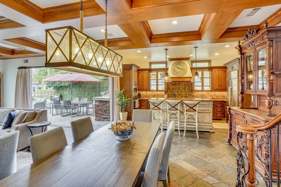 Walk to Shore! Luxury Newport Beach Home House in Balboa Peninsula