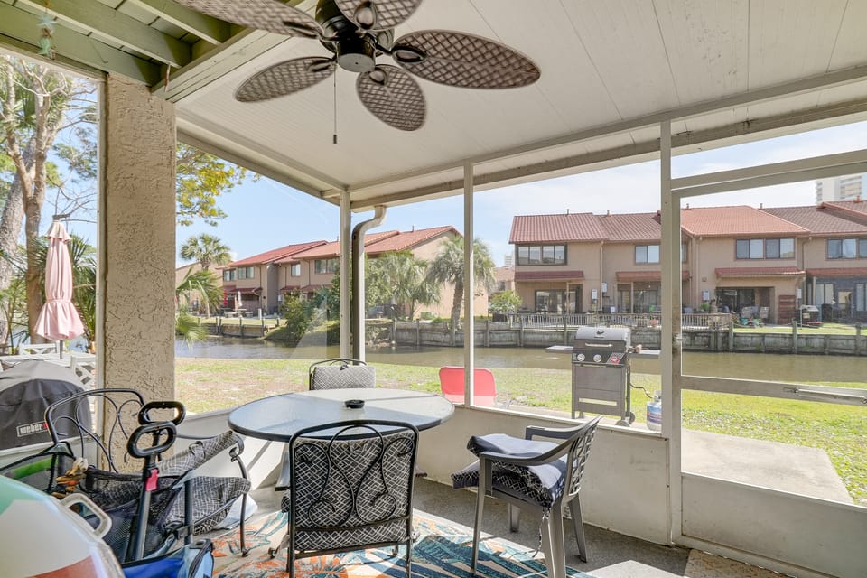 Walk to Shore: Townhome w/ Pool Access in PCB! Apartment in Panama City Beach