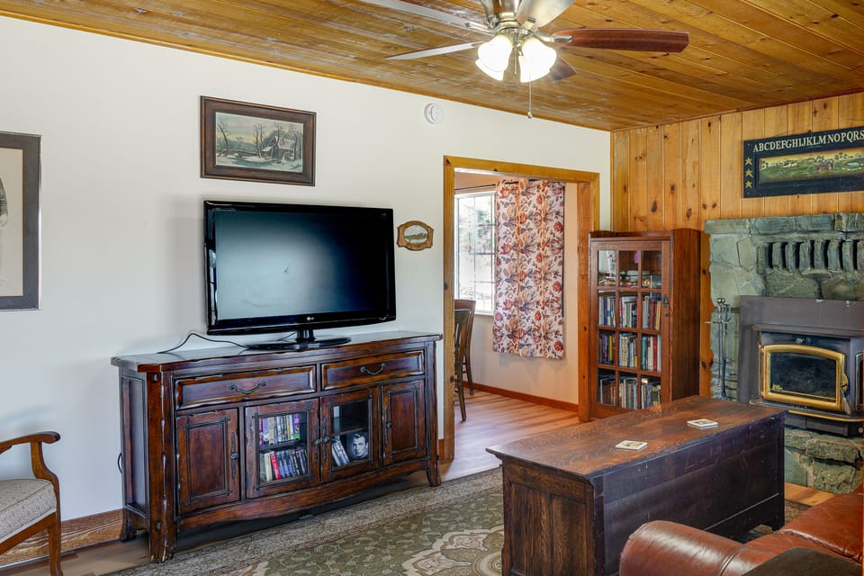 10 Mi to Tehachapi Mountain Park: Mtn-View Cabin! House in Sierra Nevada