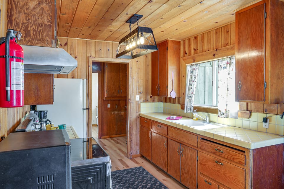 10 Mi to Tehachapi Mountain Park: Mtn-View Cabin! House in Sierra Nevada