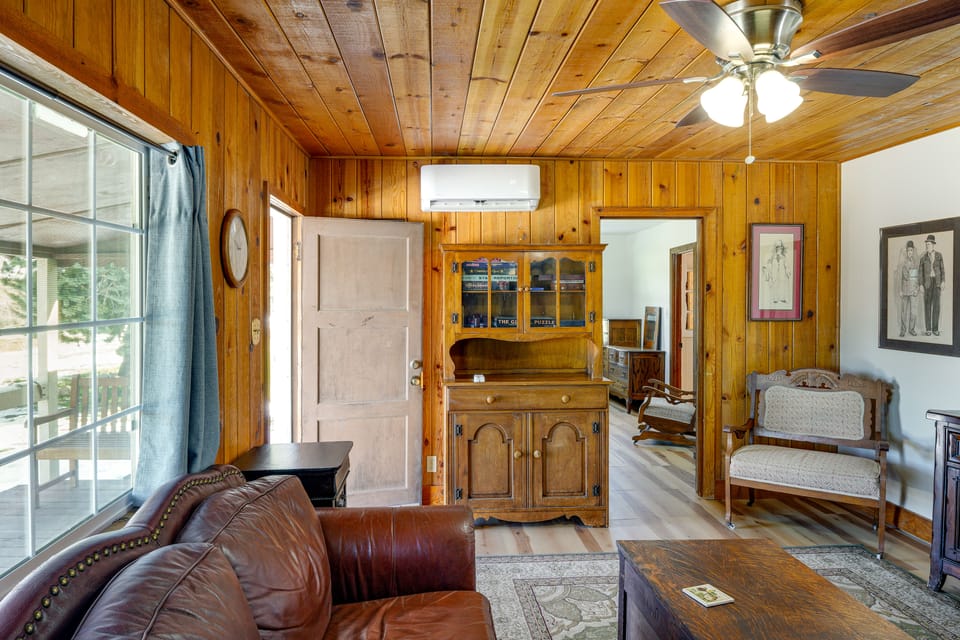 10 Mi to Tehachapi Mountain Park: Mtn-View Cabin! House in Sierra Nevada