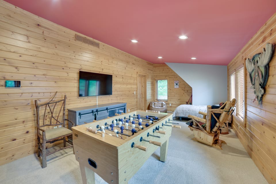 Ski-In, Ski-Out Group Getaway in Harbor Springs! House in Michigan