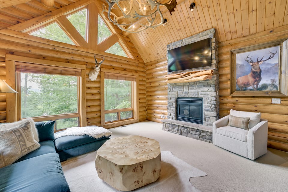 Ski-In, Ski-Out Group Getaway in Harbor Springs! House in Michigan