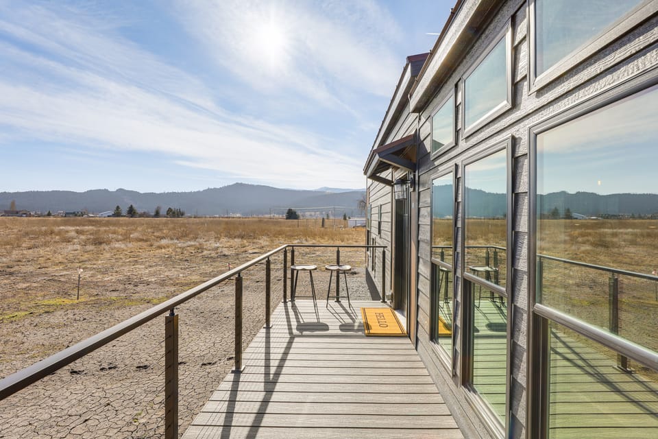 "Cozy Montana" Home w/ Mountain Views! House in Idaho