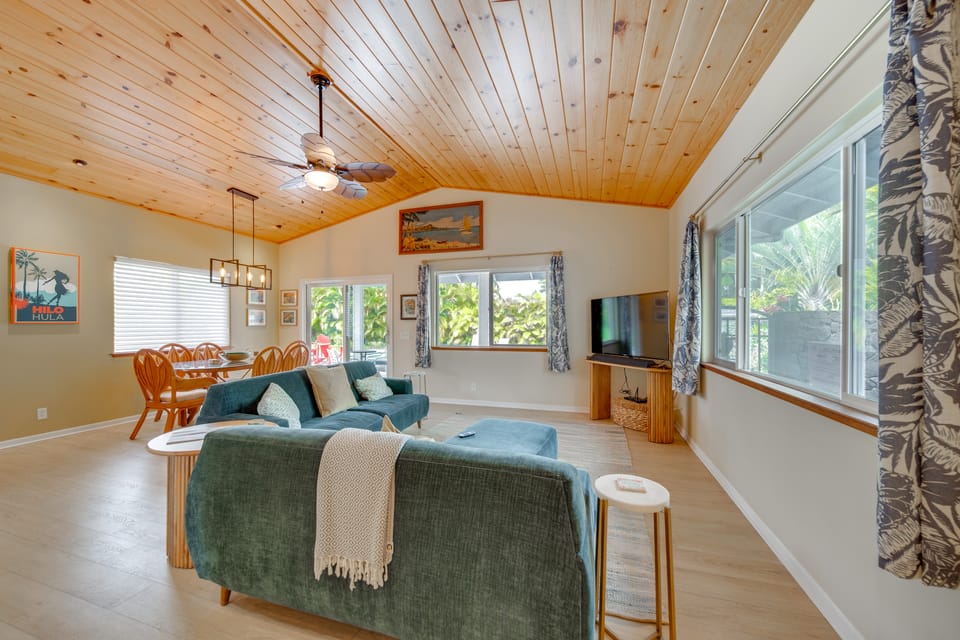 Lush Puna Coast Escape! Spacious Home w/ Pool House in Hawaiian Paradise Park