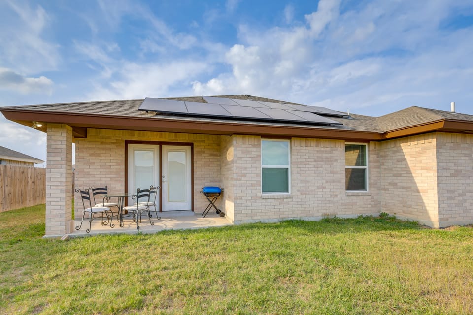 Easy Living in Brownsville! Home Near Med Center House in Brownsville
