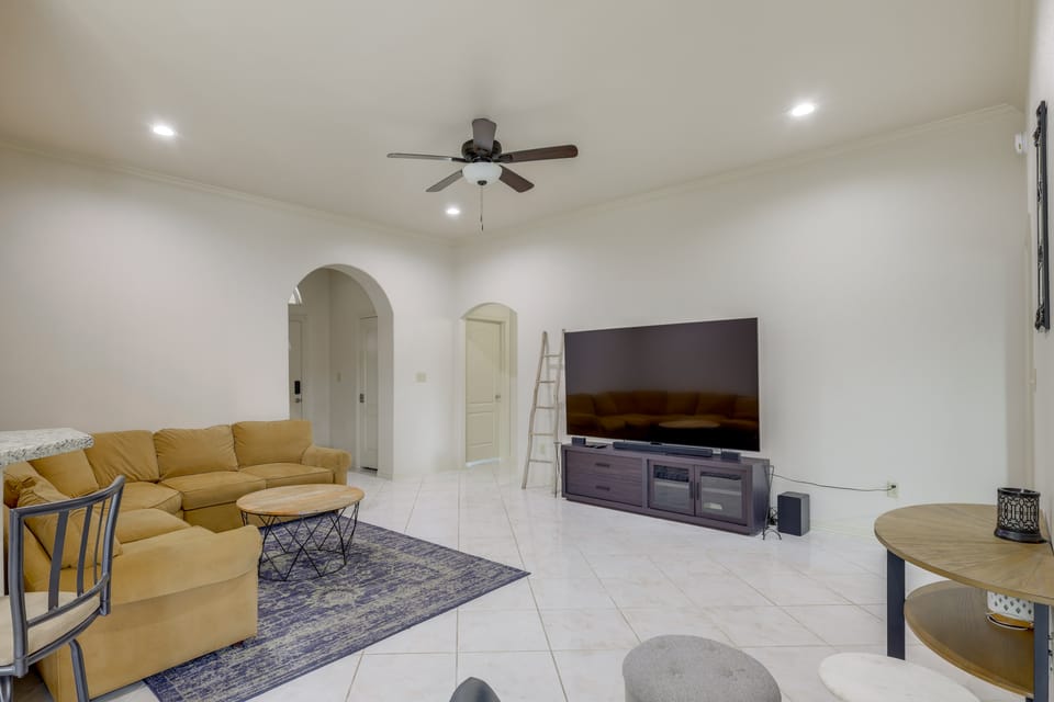 Easy Living in Brownsville! Home Near Med Center House in Brownsville