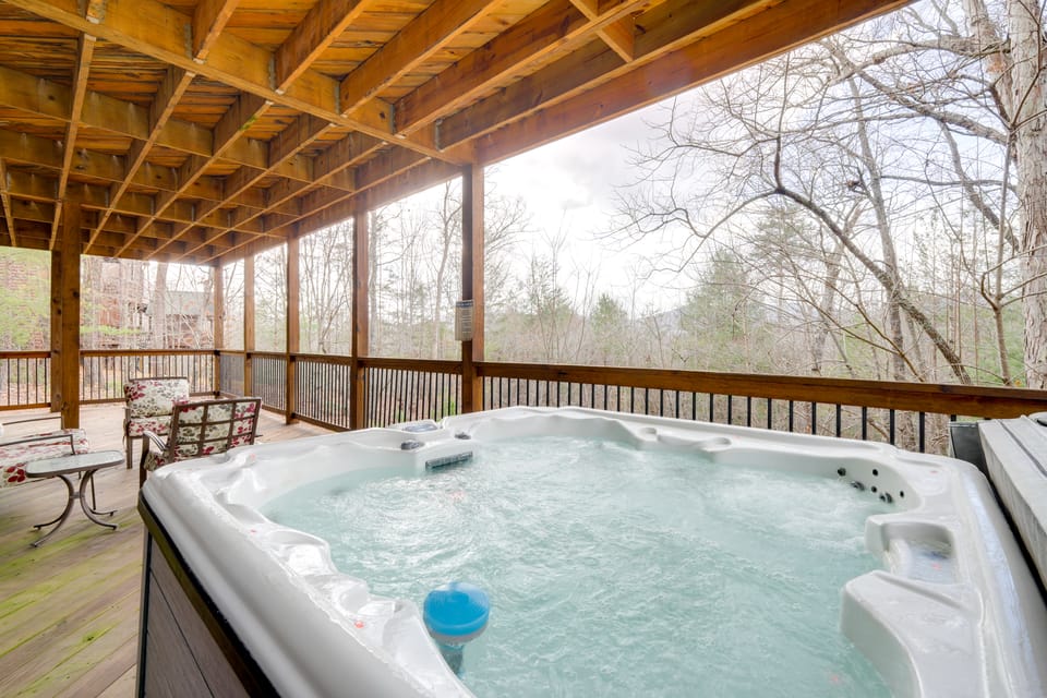 Blue Ridge Retreat: Epic Game Room & Luxe Hot Tub House in Blue Ridge