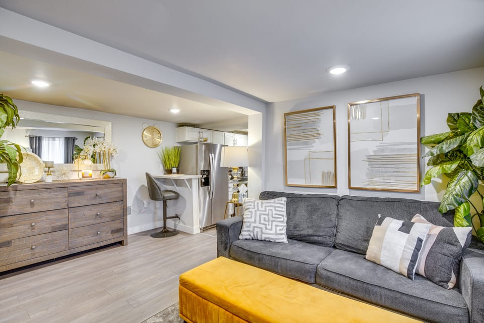 Work & Explore Downtown Tacoma! Convenient Condo Apartment in Tacoma