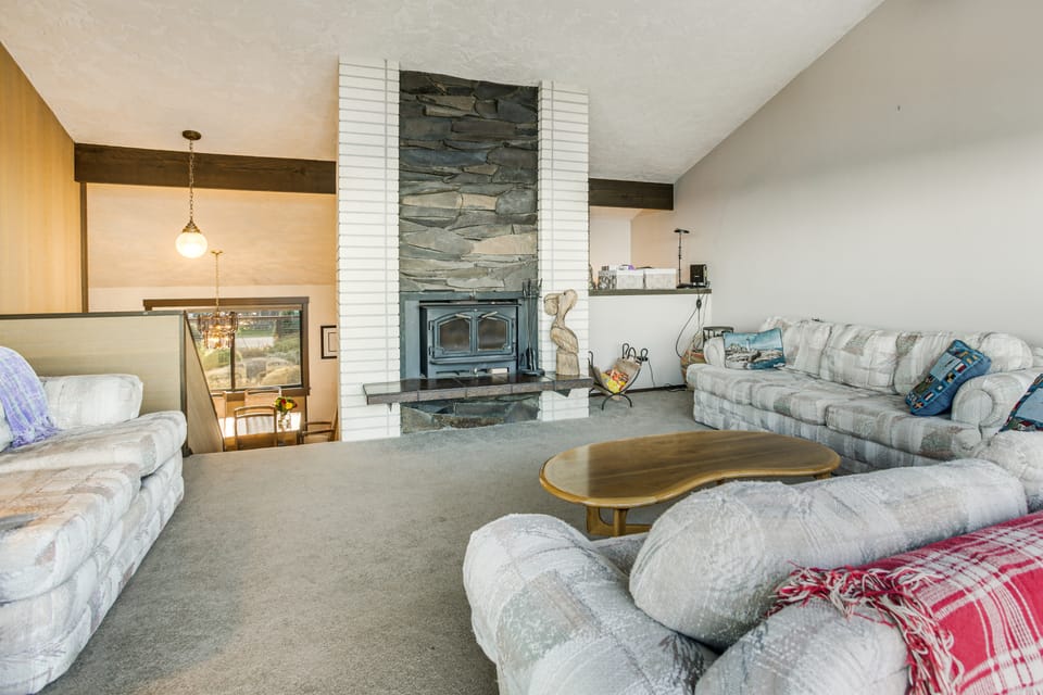 Sequim Shoreline Retreat w/ 2 Decks: Dogs Welcome! House in Washington