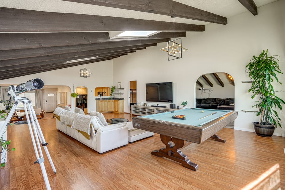 Bay Area Family Home w/ Indoor Pool + Game Room House in Daly City