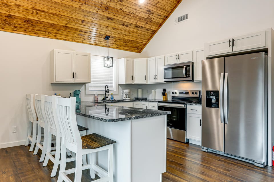 Float the Current! Riverfront Ozark Home w/ Deck House in Current River