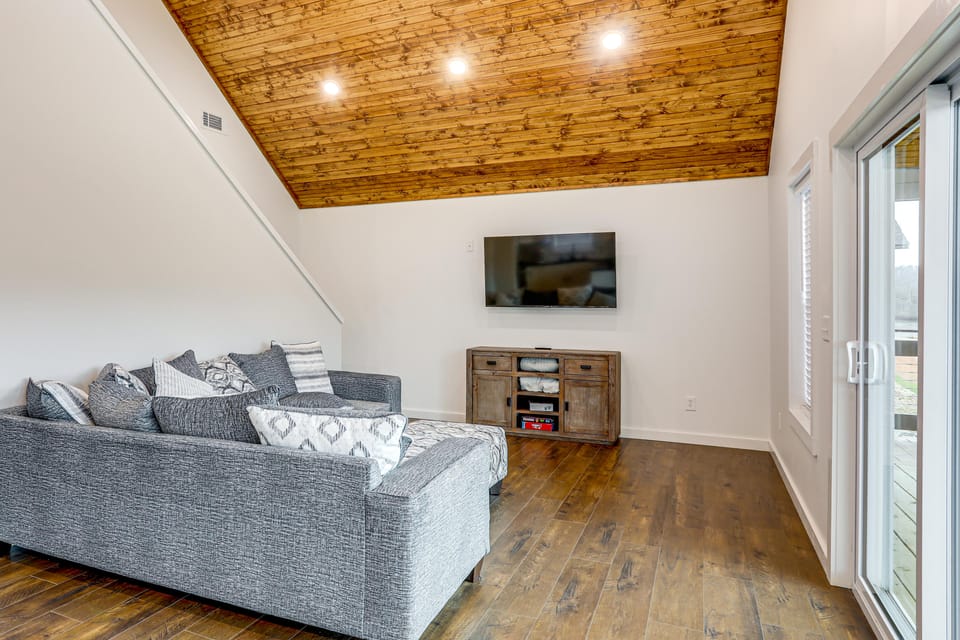 Float the Current! Riverfront Ozark Home w/ Deck House in Current River