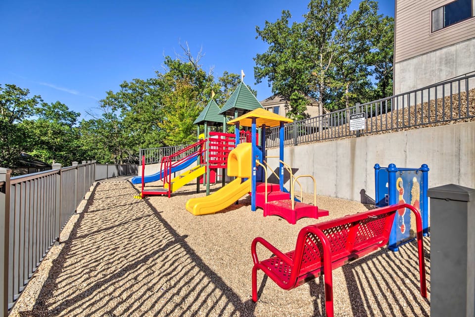 Resort Villa on Lake of the Ozarks! Family Fun Hub Villa in Osage Beach