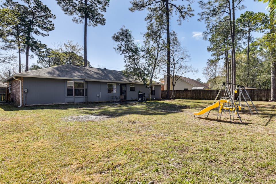 Families w/ Pets! Emerald Coast Home 9 Mi to Beach House in Wright