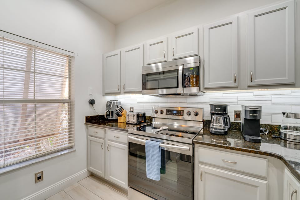 Kissimmee Home w/ Private Pool: 4 Mi to WDW! Apartment in Four Corners