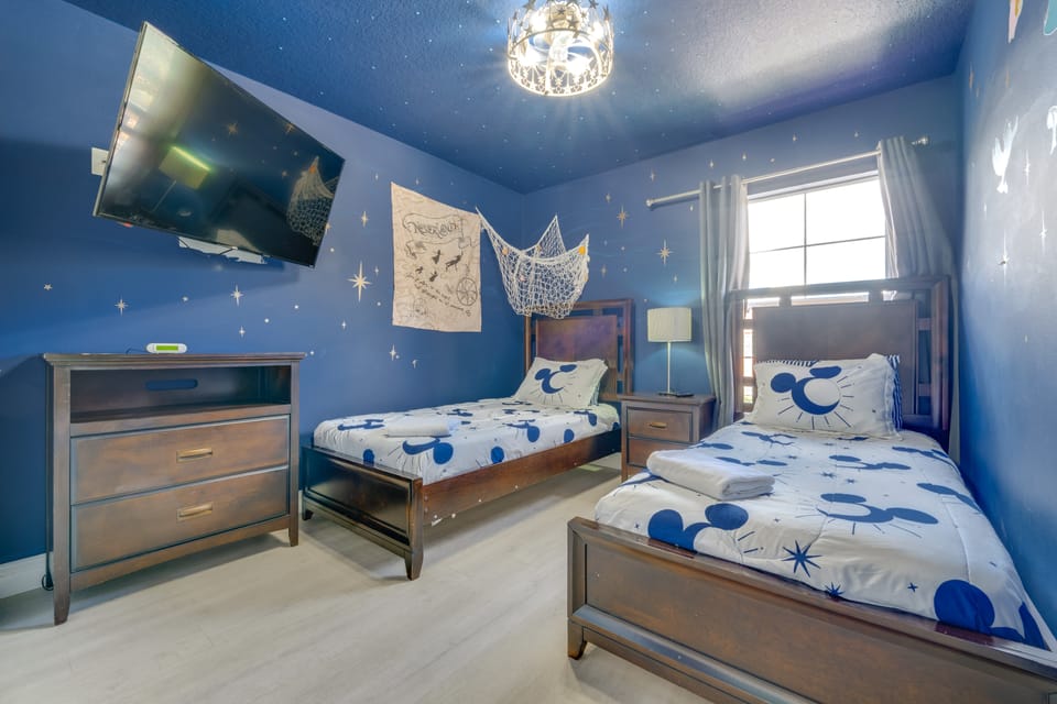 Kissimmee Oasis w/ Pool: 4 Mi to Disney! Apartment in Osceola County