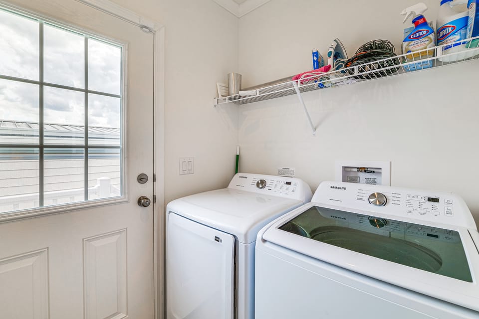 7 Mi to Disney: Family Home w/ Heated Pool Access House in Loughman