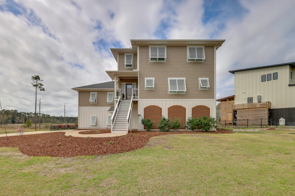 Near Cape Fear River! Relaxing Getaway w/ Views Apartment in New Hanover County