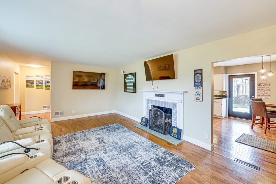 Wake Up the Echoes! Notre Dame Game Day Base House in Mishawaka