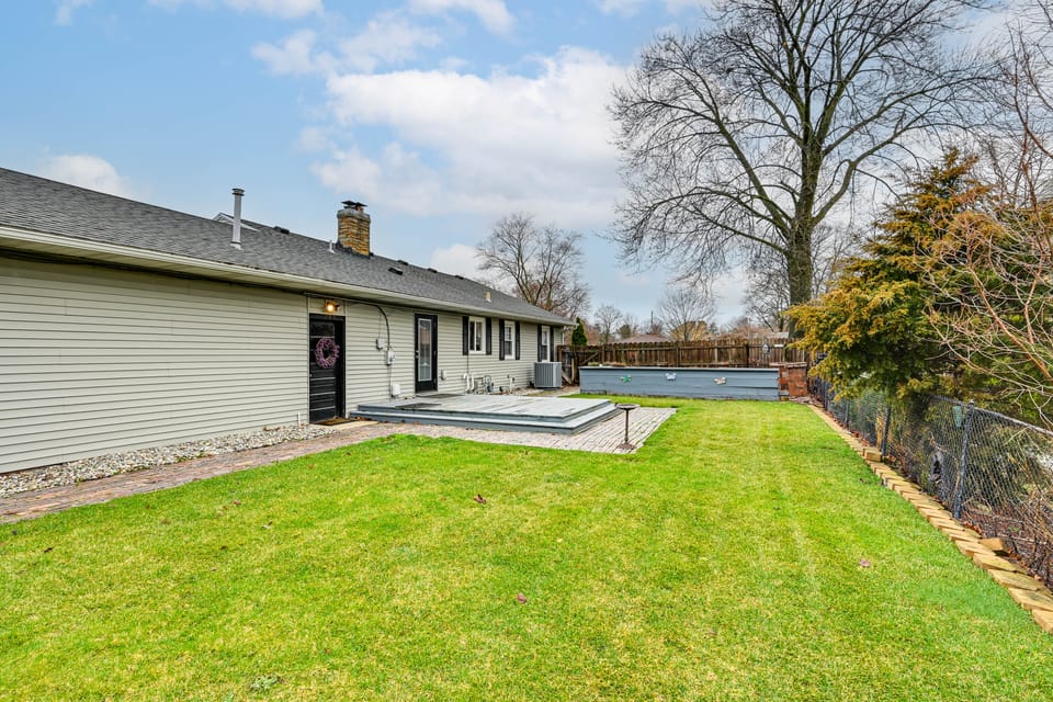 Wake Up the Echoes! Notre Dame Game Day Base House in Mishawaka