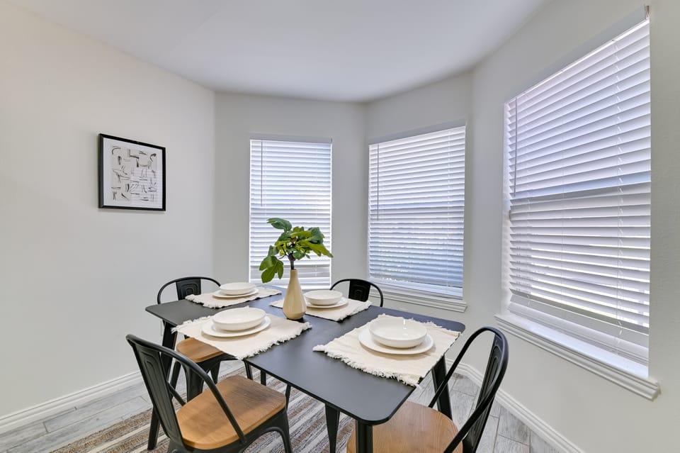 < 1 Mi to Historic McKinney: Modern Duplex w/ Yard House in McKinney