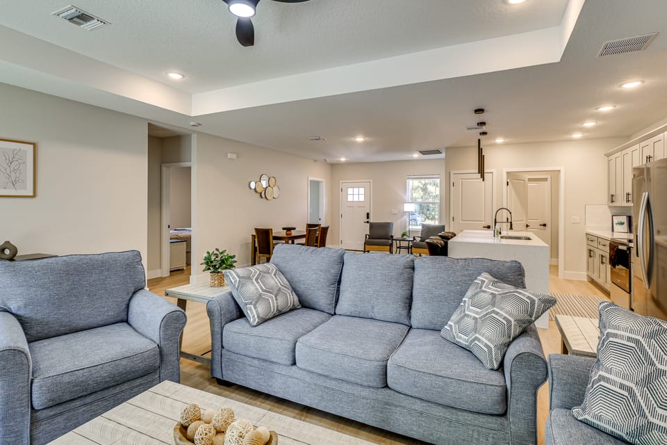 Tee Times & Scenic Hikes! Family Home in Sebring House in Florida