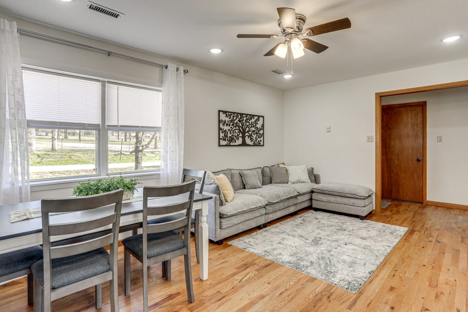 Walk to Ozark Folk Center SP! Mtn Adventure Base House in Mountain View