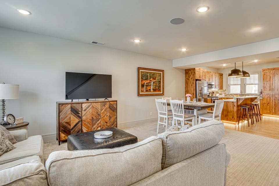 Hike, Golf & Unwind! Mtn-View Cedar City Townhome Apartment in Cedar City