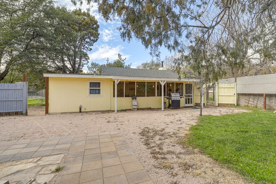Payson Pines & Porch Vibes: Cool High Country Base House in Payson