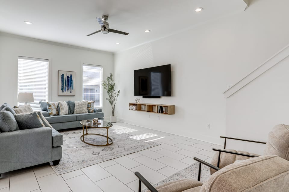 Modern 3BR Retreat - Near Bluebonnet & Hospitals House in Baton Rouge