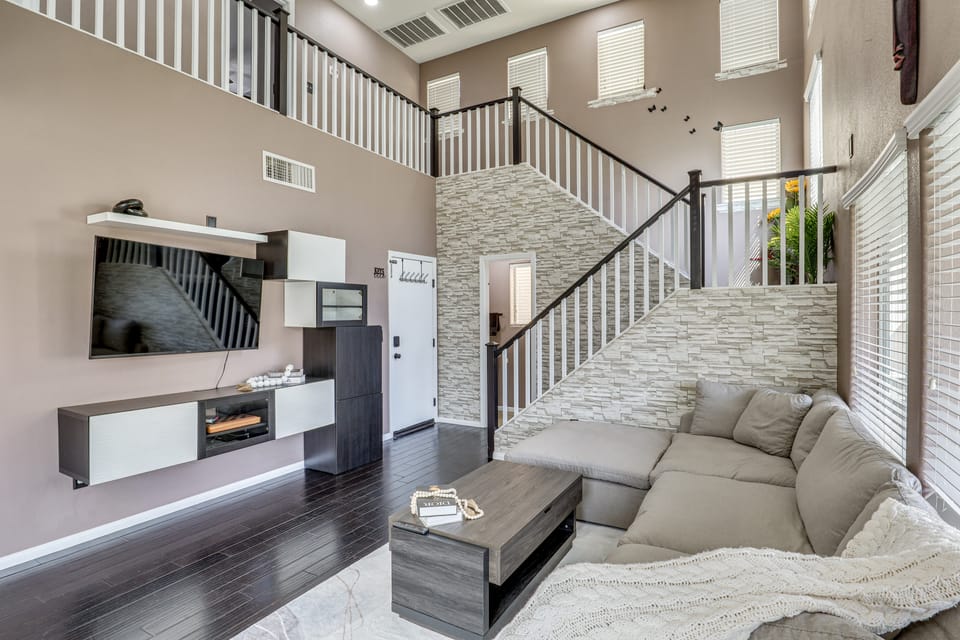 Big Yard & Patio! Modern Home Near Vegas Strip House in Spring Valley