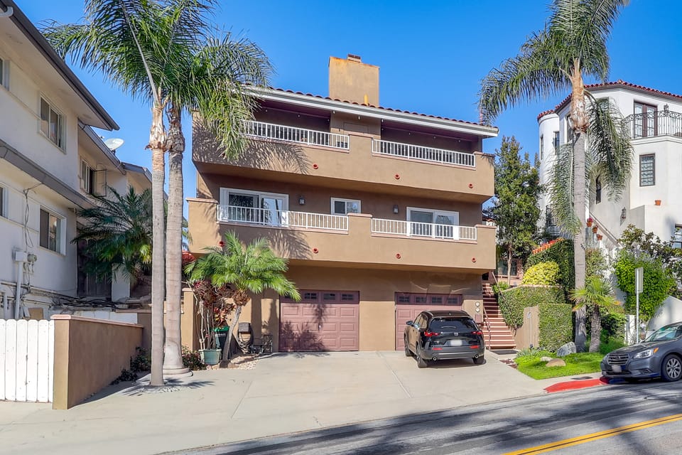 Walk to Beach + Pier: San Clemente Family Getaway Apartment in San Clemente