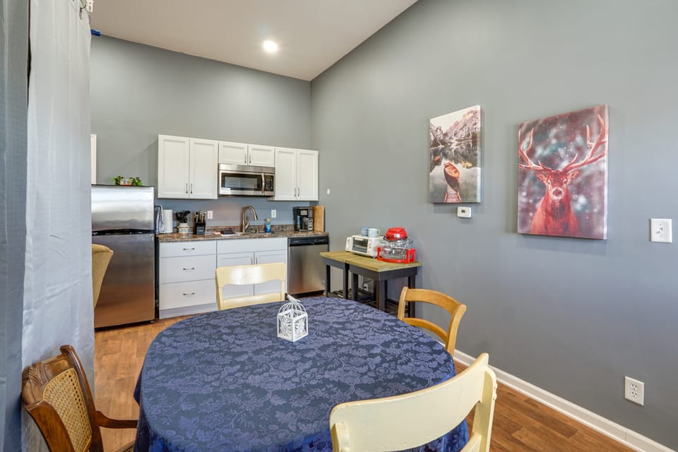 Amazing Stargazing! Ozarks Retreat on Working Farm Apartment in Ozark Mountains