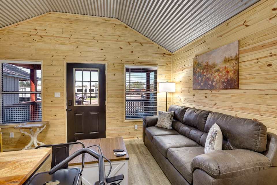 Modern Sabine River Cabin, 3 Mi to Boat Launch! House in Toledo Bend Reservoir