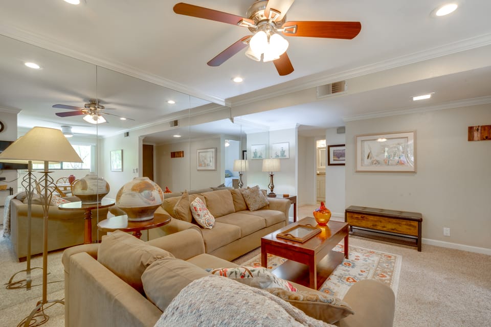 5 Mi to Dtwn! Extended-Stay Palm Springs Condo Apartment in Cathedral City