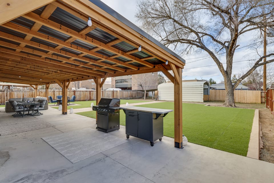 2 Mi to Reno Convention Center: Modern Home + Yard House in Reno