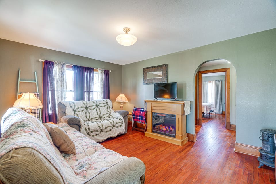 Half-Mi to Boat Ramp! Gasconade Country Cottage House in Ozark Mountains