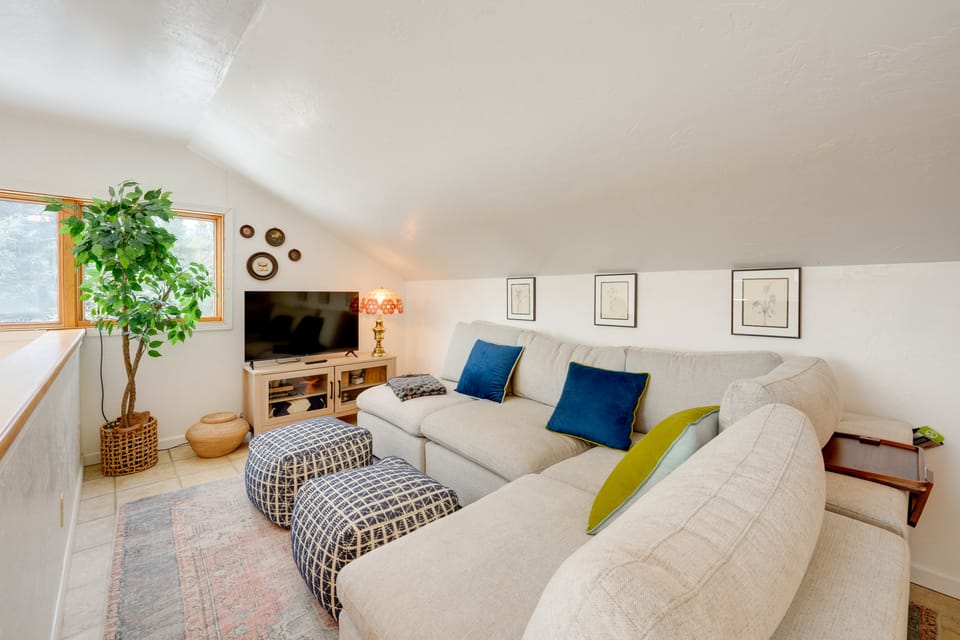 Bring Your Pets! Secluded Homer Escape w/ Deck House in Homer
