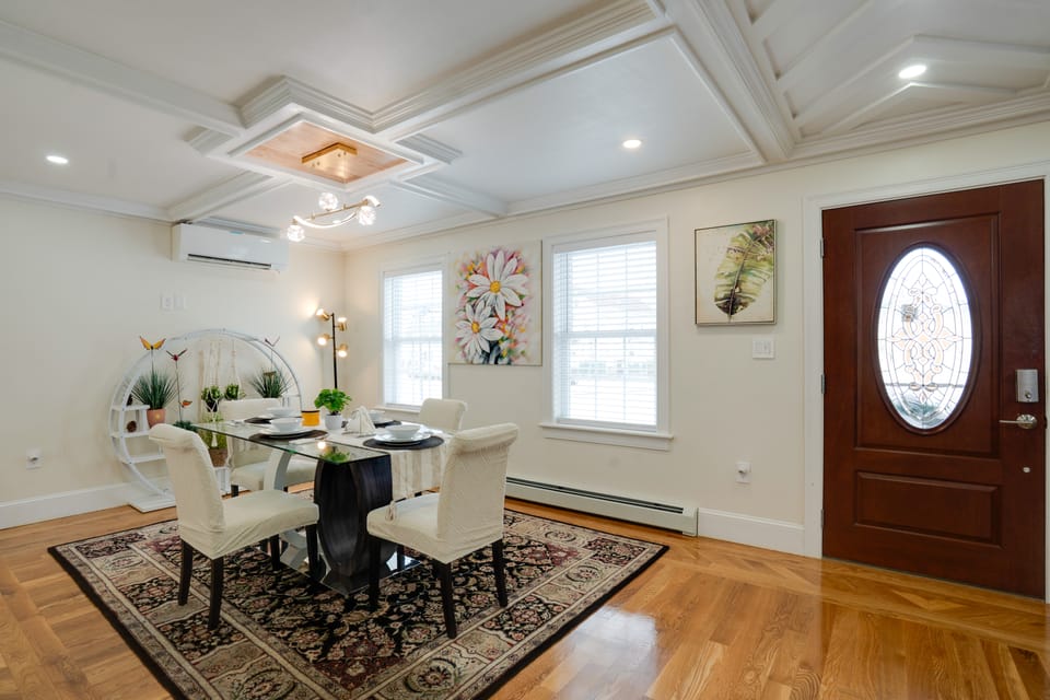 4 Mi to Revere Beach! Walkable Family Retreat House in Lynn