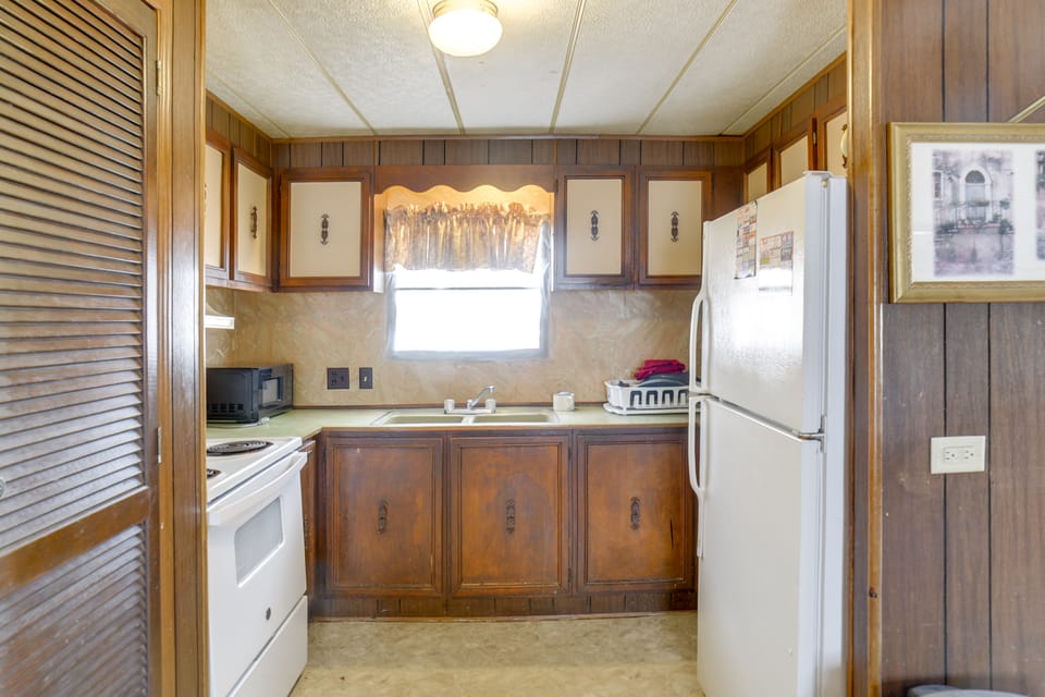 Outdoor Adventure Base in the Heart of Miller House in South Dakota