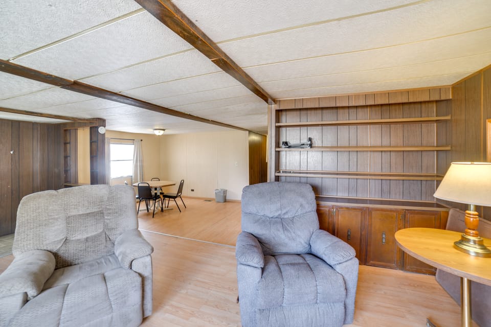 Outdoor Adventure Base in the Heart of Miller House in South Dakota