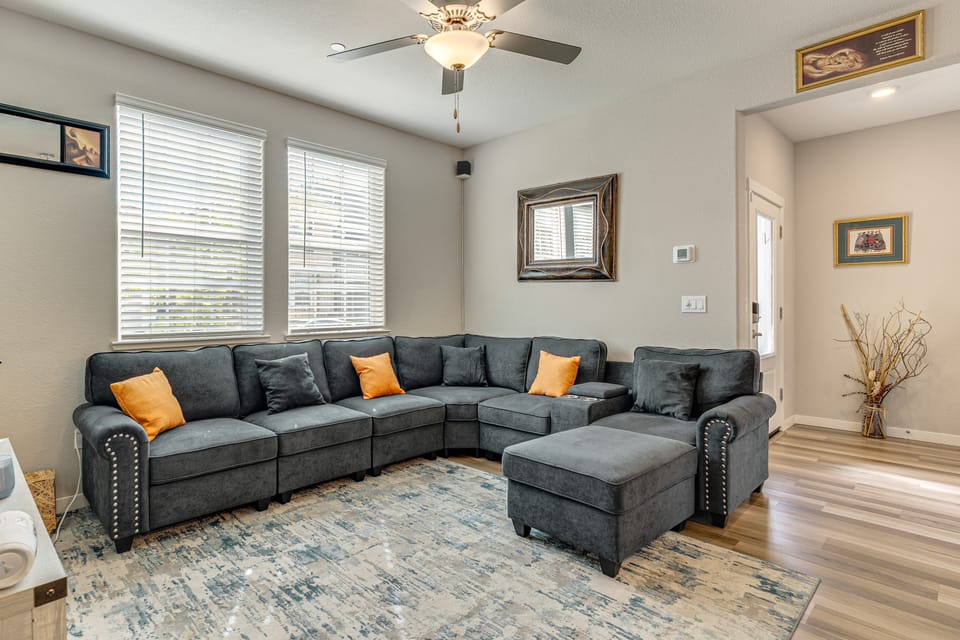 Explore, Shop & Relax! Getaway in West Sacramento House in West Sacramento