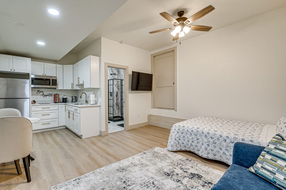 5 Mi to Dtwn Tampa + Riverwalk: Couple's Getaway Apartment in Tampa